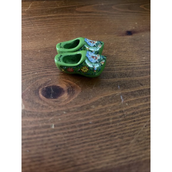 FRIDGE MAGNET 3D SOUVENIR HOLLAND NETHERLANDS A PAIR OF DUTCH CLOGS WOODEN - Picture 2 of 3